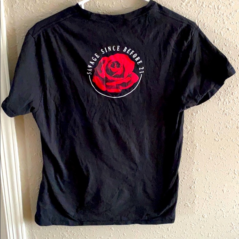 Black shirt with unknwon logo
